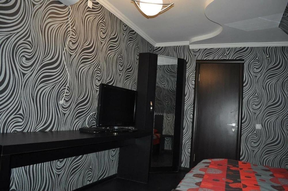 Hotel Cristal Palace Tbilisi Exterior photo